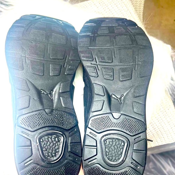 Puma Black & Gray  Axelion Cross Training Men
size 9 - Picture 7 of 9